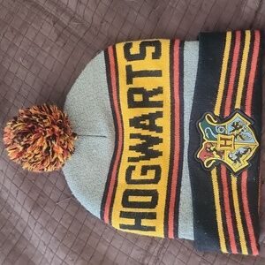 Hogwarts Kids Beanie - Black and Gold